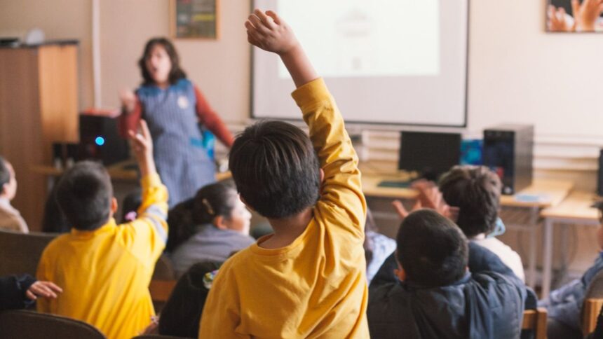 Aumento de los montos del Bono Logro Escolar en Chile 2024