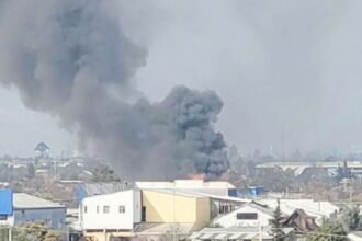 Intenso incendio en bodega de La Cisterna afecta viviendas y comercios