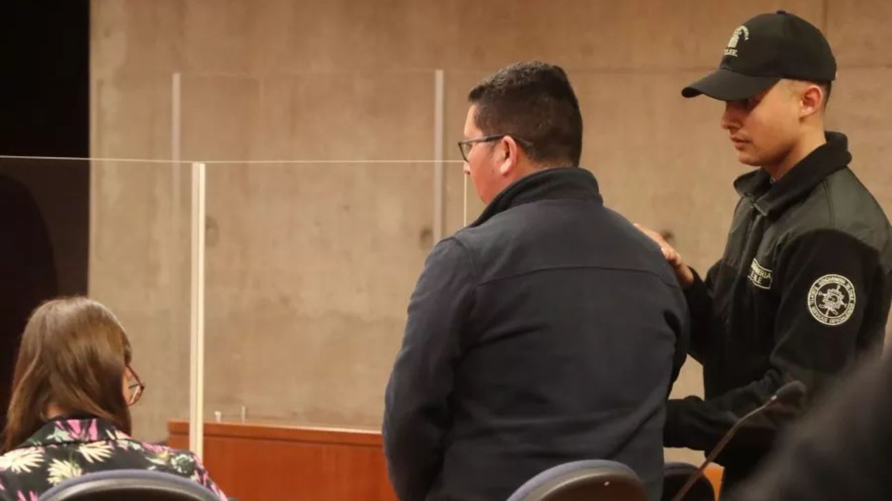 Excarabinero queda en arresto domiciliario nocturno por homicidio en el Teatro Caupolicán Excarabinero queda en arresto domiciliario nocturno por homicidio en el Teatro Caupolicán