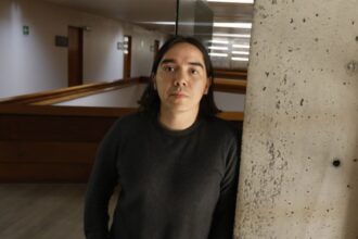 Investigador chileno recibe premio por contribución excepcional en Matemáticas