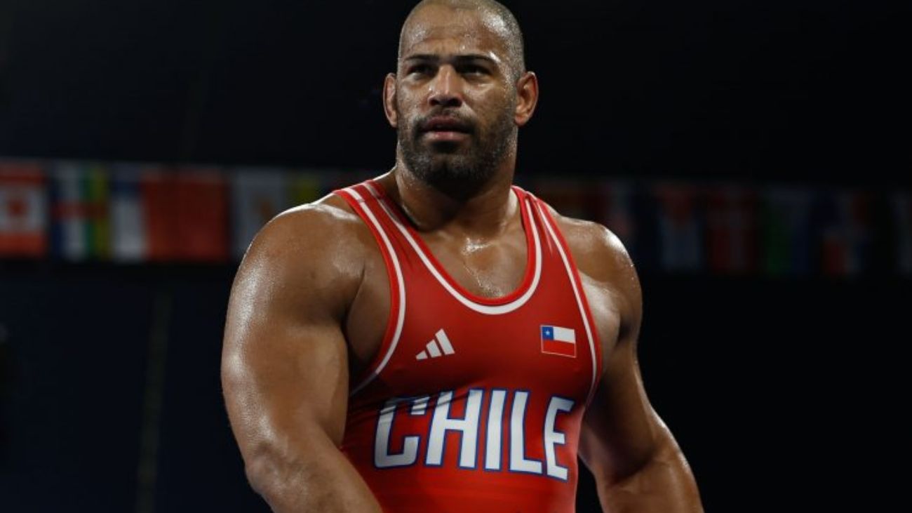 Yasmani Acosta avanza a las semifinales de lucha grecorromana en París 2024 Yasmani Acosta avanza a las semifinales de lucha grecorromana en París 2024