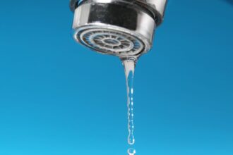 Decenas en Pudahuel sin agua por falta de suministro: Indignación creciente