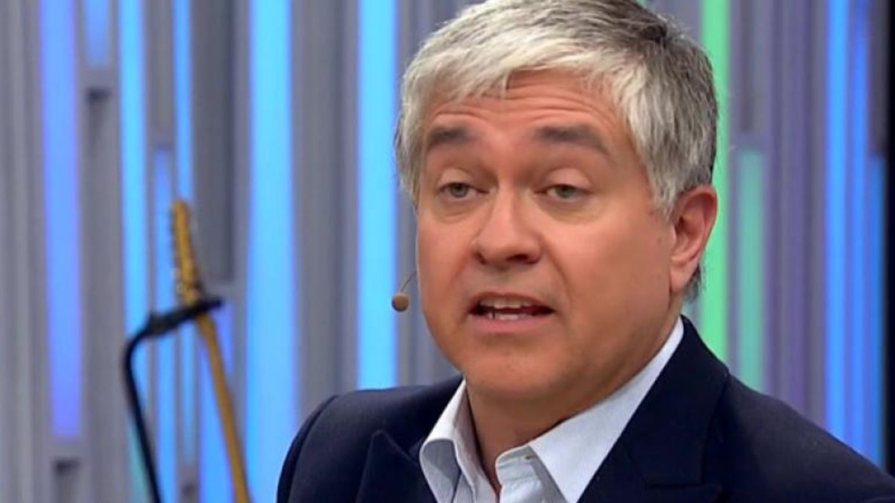 Periodista Iván Valenzuela víctima de robo en bencinera de autoservicio Periodista Iván Valenzuela víctima de robo en bencinera de autoservicio