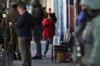 Recuperan vivienda tomada por venta de drogas y fiestas clandestinas en Santiago