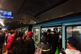 Reapertura de Estación Bellas Artes luego de manifestaciones en Santiago