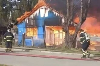 Grave error de bomberos resulta en la destrucción de una casa en Pichirropulli
