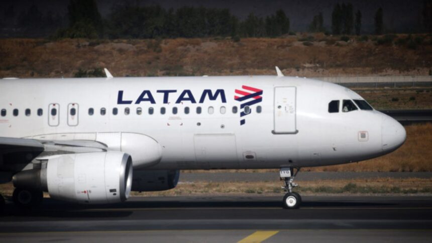 LATAM Airlines presenta querella criminal contra pasajero ebrio en vuelo a Miami