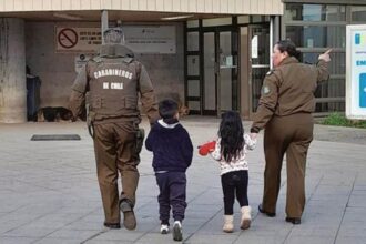 Dos menores de edad encontrados desamparados mientras madre estaba drogada