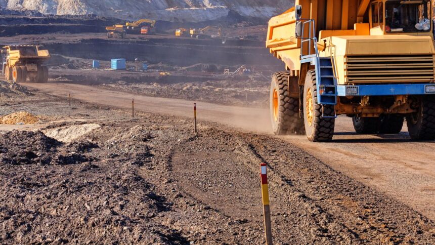 Antofagasta Minerals busca trabajadores para sus operaciones mineras: Oportunidades disponibles.