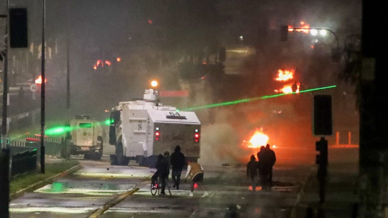 Carabinero baleado y carabinero herido en fiscalizaciones y saqueo Carabinero baleado y carabinero herido en fiscalizaciones y saqueo