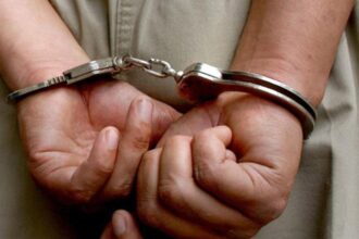 Detención de hombre por secuestro y tenencia ilegal de armas de fuego