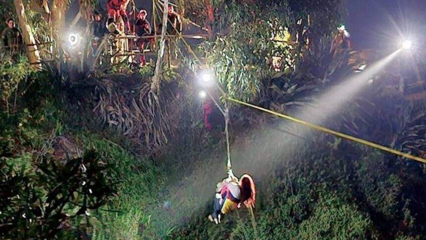 Exitoso rescate de mujer que cayó a un acantilado en Cartagena