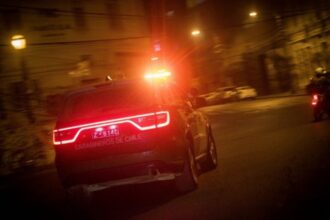 Detención de agresor por rociar líquido acelerante a expareja y hijas