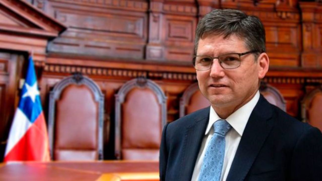 Acusación constitucional: Vínculos de ministro Matus con abogado Hermosilla Acusación constitucional: Vínculos de ministro Matus con abogado Hermosilla