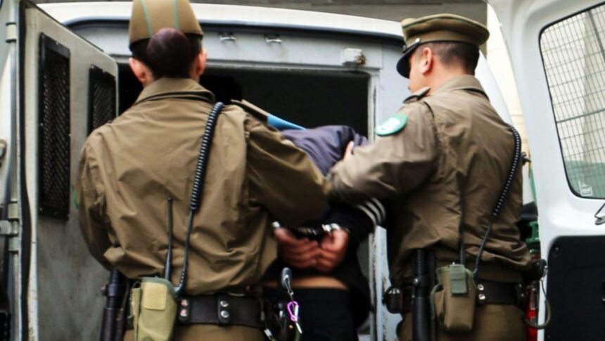 Carabineros detiene a tres personas por tráfico de drogas en Santiago