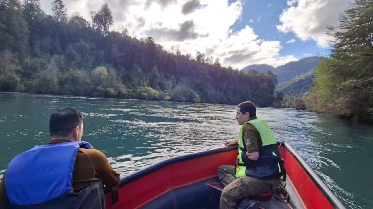 Hallan cuerpo sin vida en río Petrohué tras intensa búsqueda por Carabineros Hallan cuerpo sin vida en río Petrohué tras intensa búsqueda por Carabineros
