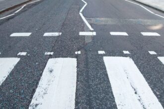 Niño de 3 años fallece atropellado en paso de cebra