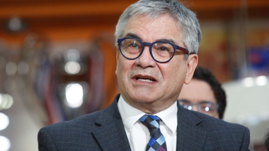 No hay espacio para subir monto de subsidio eléctrico: ministro Marcel