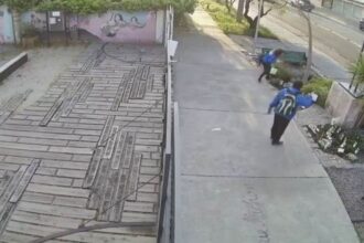 Acusan a candidato de Ñuñoa de vandalizar memorial de desaparecidos