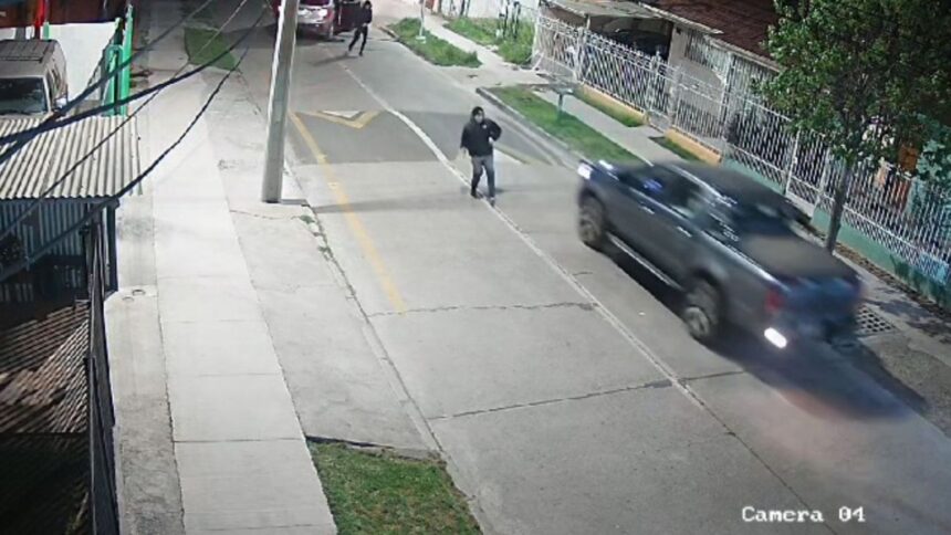 Mujer evita asalto en Cerrillos con arriesgada maniobra en reversa