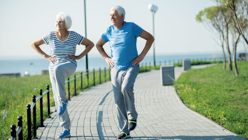 Beneficios económicos para adultos mayores en octubre: bonos y subsidios disponibles