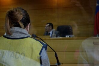 Mujer detenida en Punta Arenas por accidente y amenazas con arma blanca