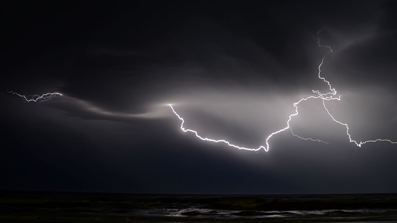 Alerta de tormentas eléctricas en Atacama, Coquimbo y Valparaíso por DMC Alerta de tormentas eléctricas en Atacama, Coquimbo y Valparaíso por DMC