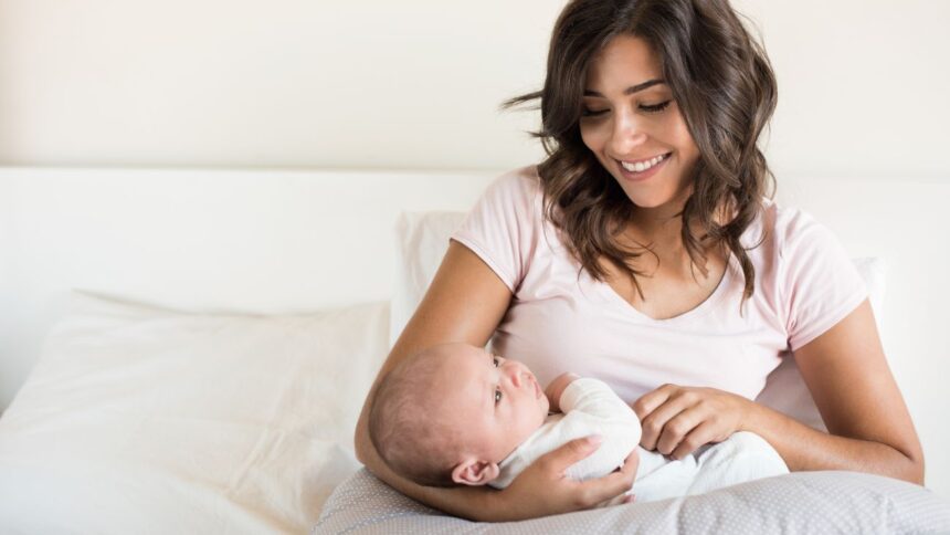 Beneficios estatales para madres: ¿Cuáles son y cómo solicitarlos?