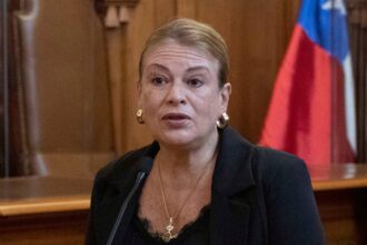 Corte Suprema remueve a Ángela Vivanco por mal comportamiento en funciones