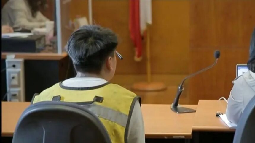 Adolescente condenado por graves lesiones a profesor en establecimiento educacional