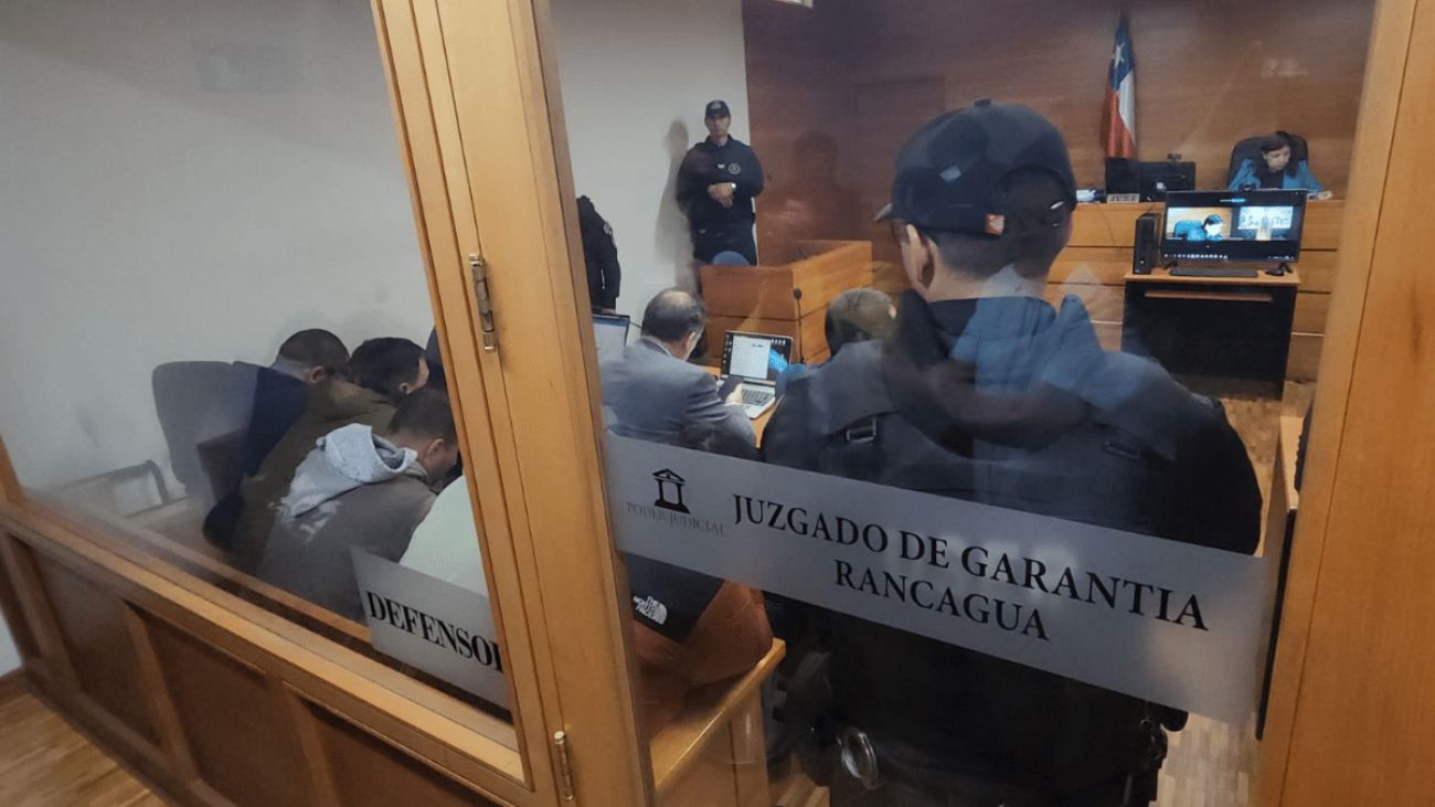 Decretan prisión preventiva a excarabineros por robo millonario en Rancagua