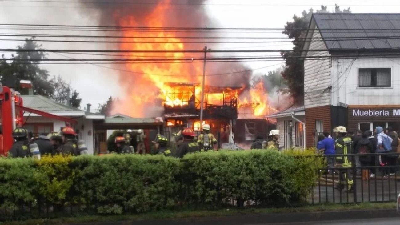 Tragedia en Valdivia: familia fallece en incendio, se investigan causas