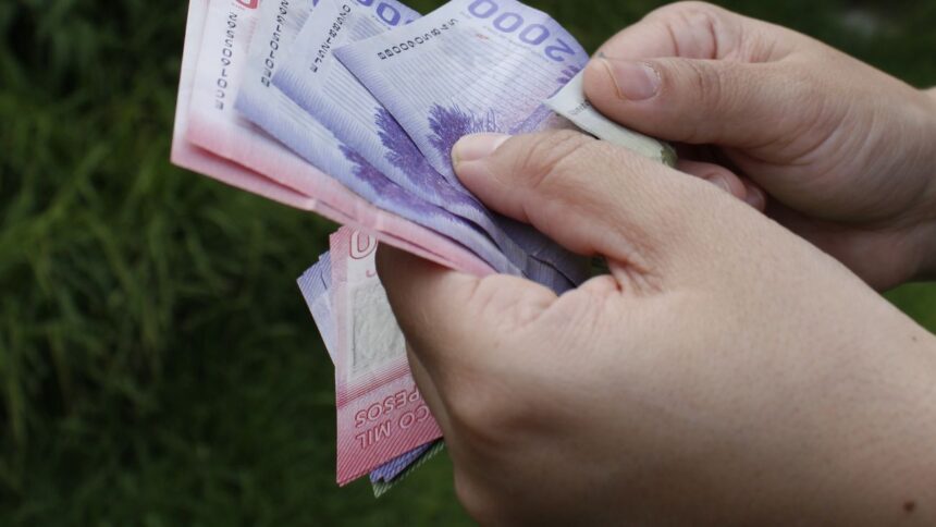 Próximo aumento del sueldo mínimo en Chile basado en inflación.