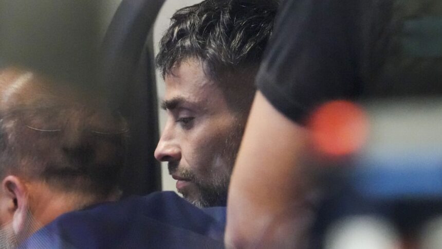 Allanamiento en departamento de Jorge Valdivia por denuncias de violación