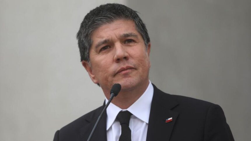 Gobierno investiga a Manuel Monsalve por mal uso de gastos reservados