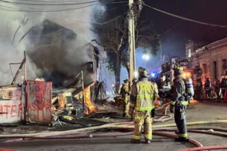 Incendio en Recoleta: Tres viviendas afectadas tras siniestro en toma