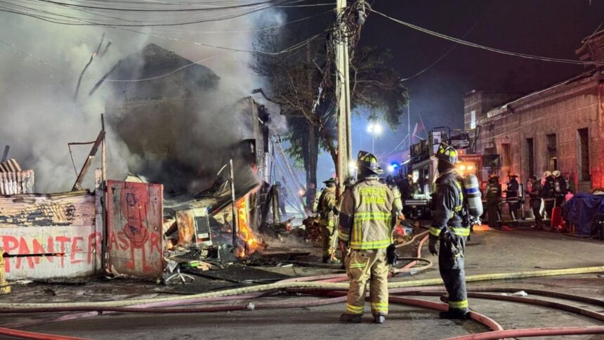 Incendio en Recoleta: Tres viviendas afectadas tras siniestro en toma