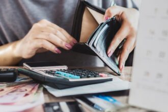 ¿Con deudas? Así puedes saber si estás en el registro de Dicom