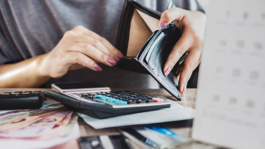 ¿Con deudas? Así puedes saber si estás en el registro de Dicom