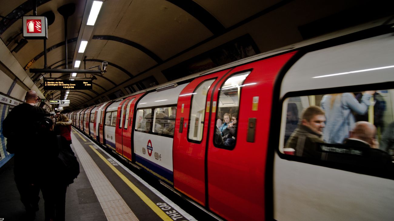 Metro de Santiago presenta trenes AS-22 para revolucionar transporte en Línea 7