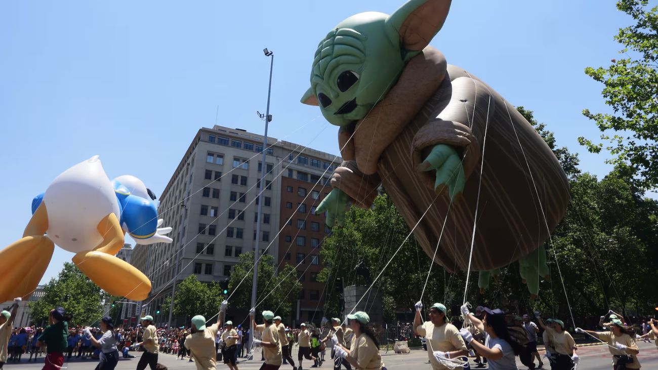 Regreso triunfal del Paris Parade promete sorpresas y diversión en Santiago Regreso triunfal del Paris Parade promete sorpresas y diversión en Santiago