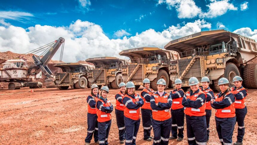 Codelco abre programa de Aprendices en minería para 2 mil mujeres