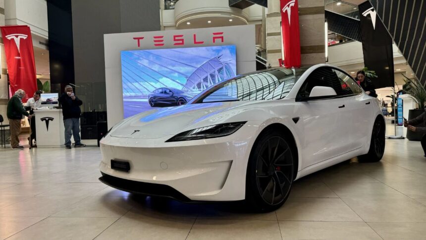 Dominio de Tesla en Chile: liderazgo del Model 3 eléctrico