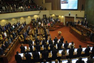 Diputadas chilenas proponen rebaja universal en tarifas de luz eléctrica