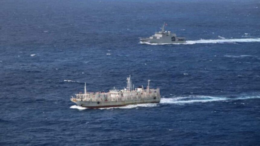 Armada de Chile realiza operación de vigilancia en Parque Marino