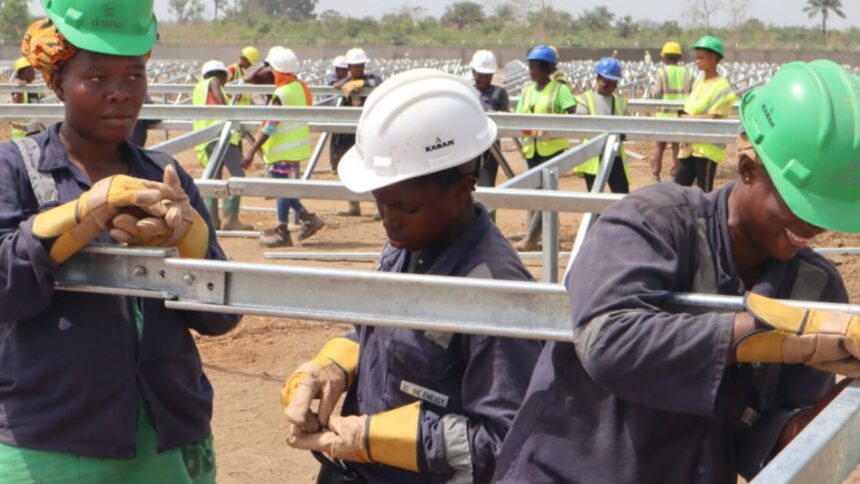 Plan Energético de $10.9 mil millones impulsa transición a energías renovables