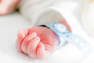 Grave incidente en Hospital de Ovalle: Bebé cae de camilla