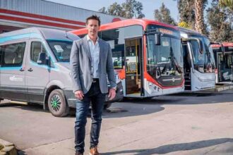 Grupo Cabal revoluciona el transporte público en Santiago con 895 buses eléctricos