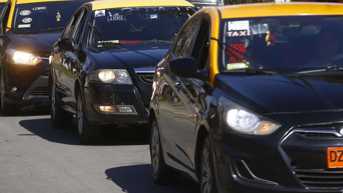 Taxista se defiende a balazos en intento de robo en Puente Alto Taxista se defiende a balazos en intento de robo en Puente Alto