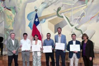 Profesora Nadia Mery, destacada en ceremonia Mejor Docente 2024